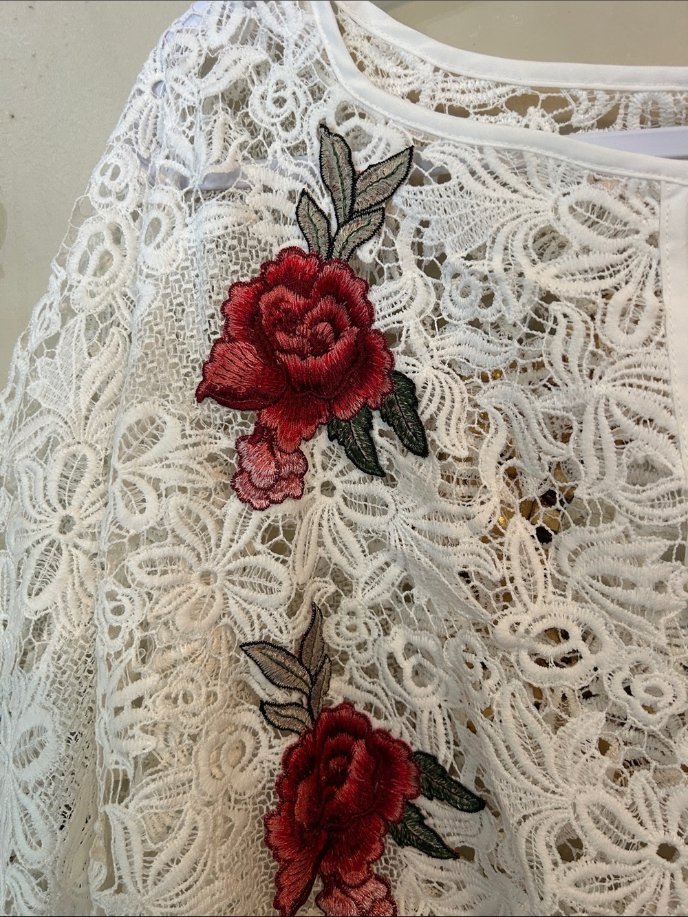 Romeo & Juliet Couture NWT Romantic Rose Lace Overlay Sheer Top Medium White - Picture 3 of 8
